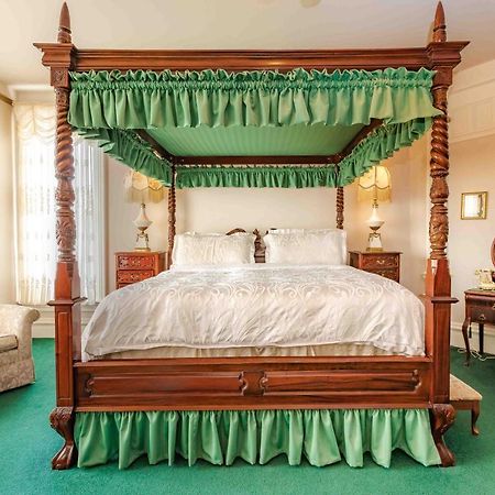 Amethyst Inn Виктория Екстериор снимка