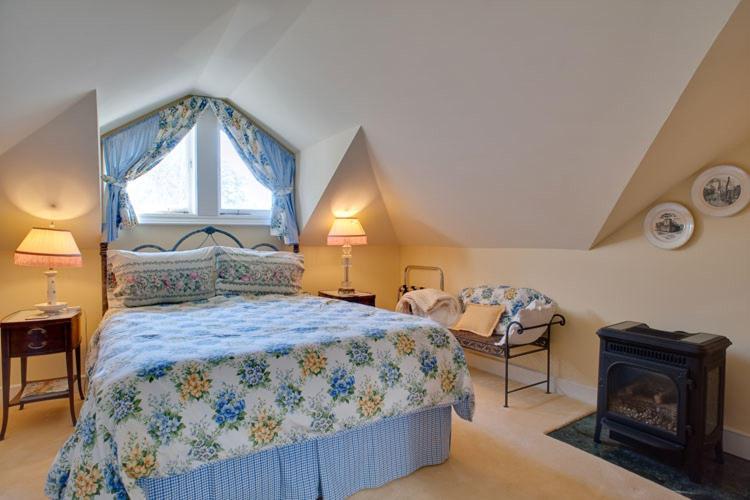 Amethyst Inn Виктория Екстериор снимка