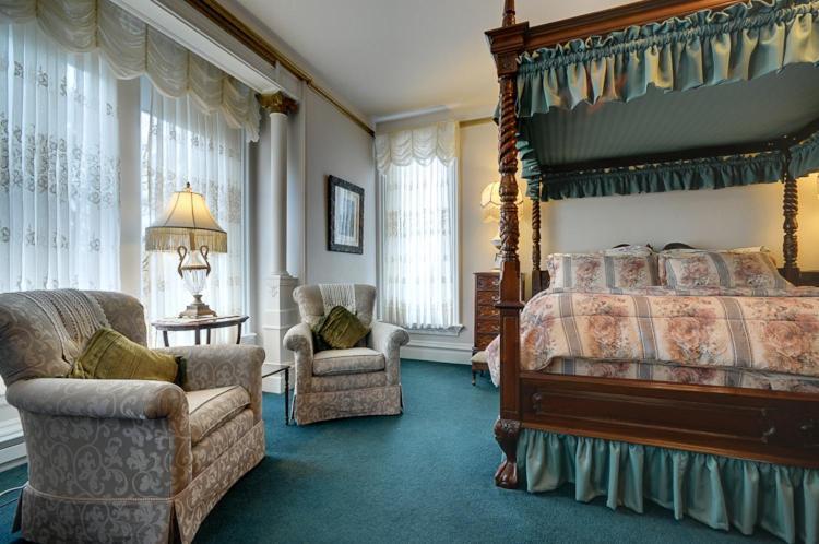 Amethyst Inn Виктория Екстериор снимка