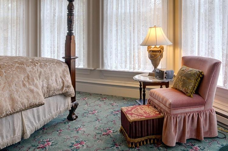 Amethyst Inn Виктория Екстериор снимка