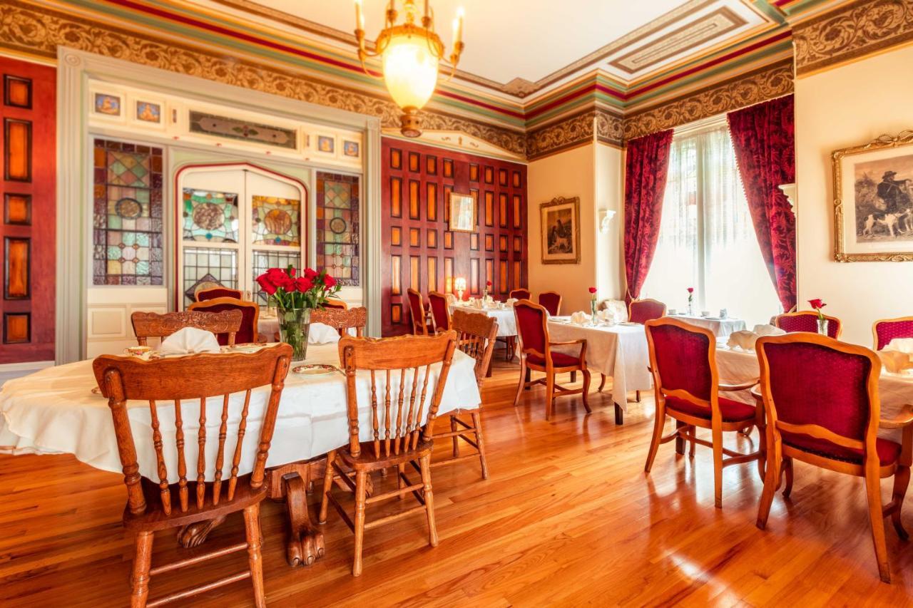 Amethyst Inn Виктория Екстериор снимка