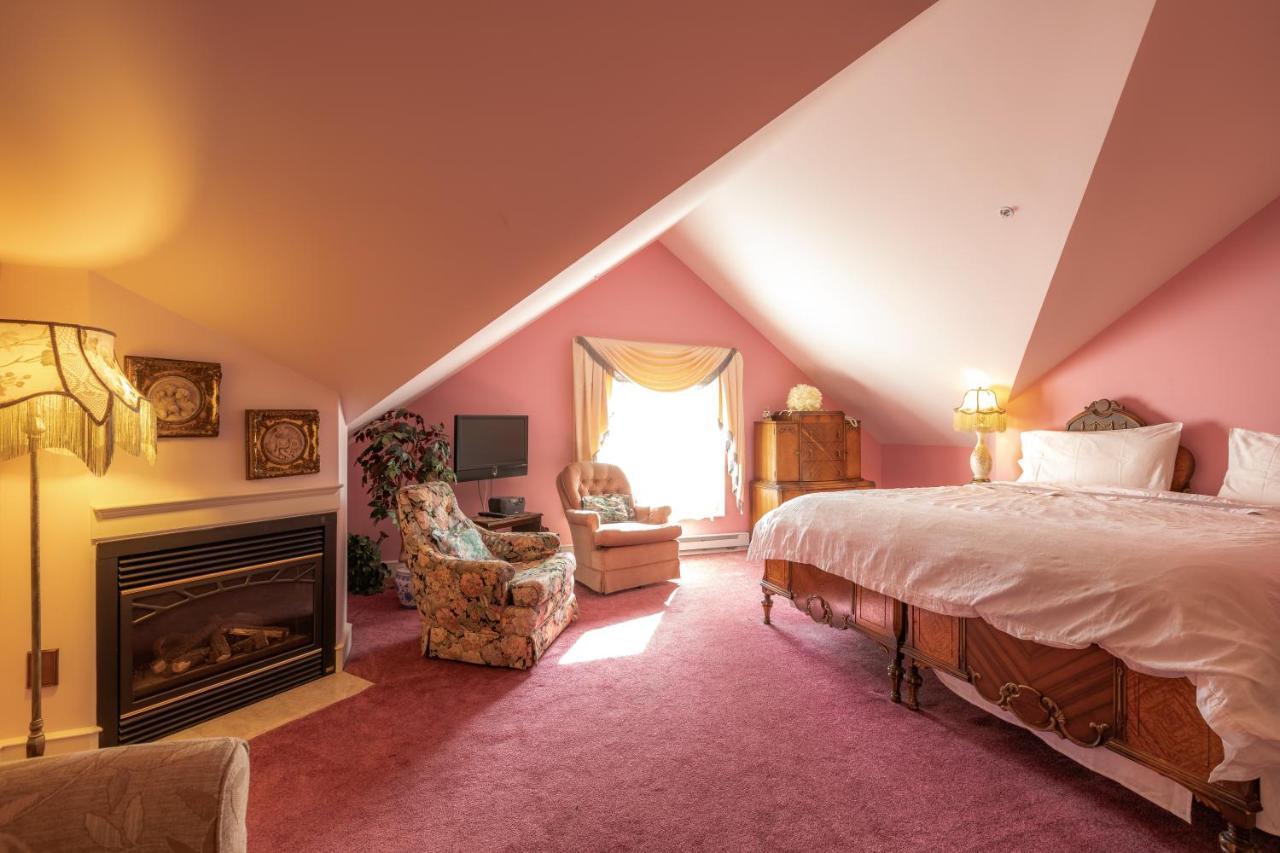 Amethyst Inn Виктория Екстериор снимка