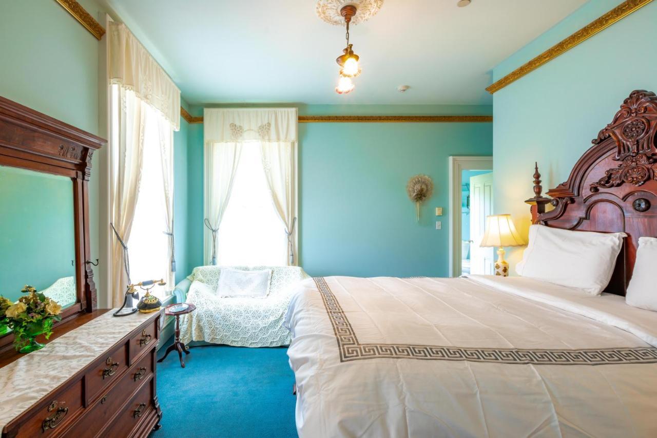 Amethyst Inn Виктория Екстериор снимка