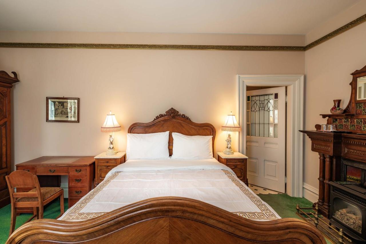 Amethyst Inn Виктория Екстериор снимка