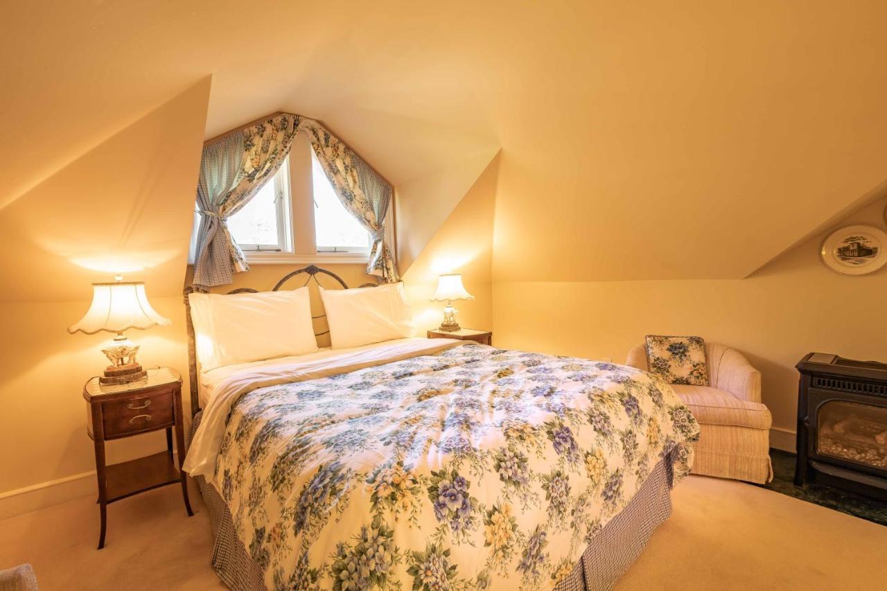 Amethyst Inn Виктория Екстериор снимка