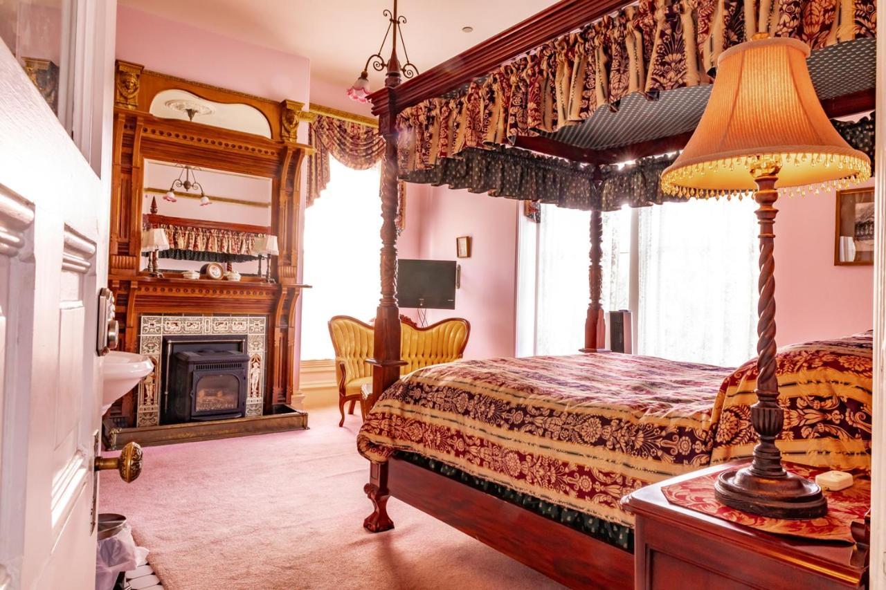 Amethyst Inn Виктория Екстериор снимка